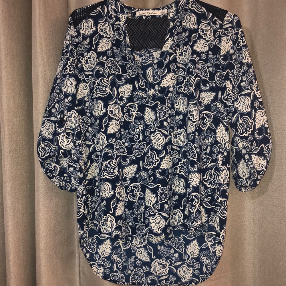 NWT Blue and cream colored blouse Size Small